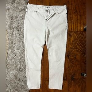 Metro Classic White Jeans